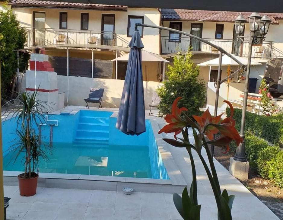 Vila Lucia Hotel Mera Exterior foto
